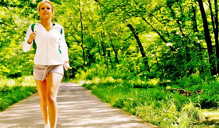 Комплекс упражнений для похудения включает бег и ходьбу