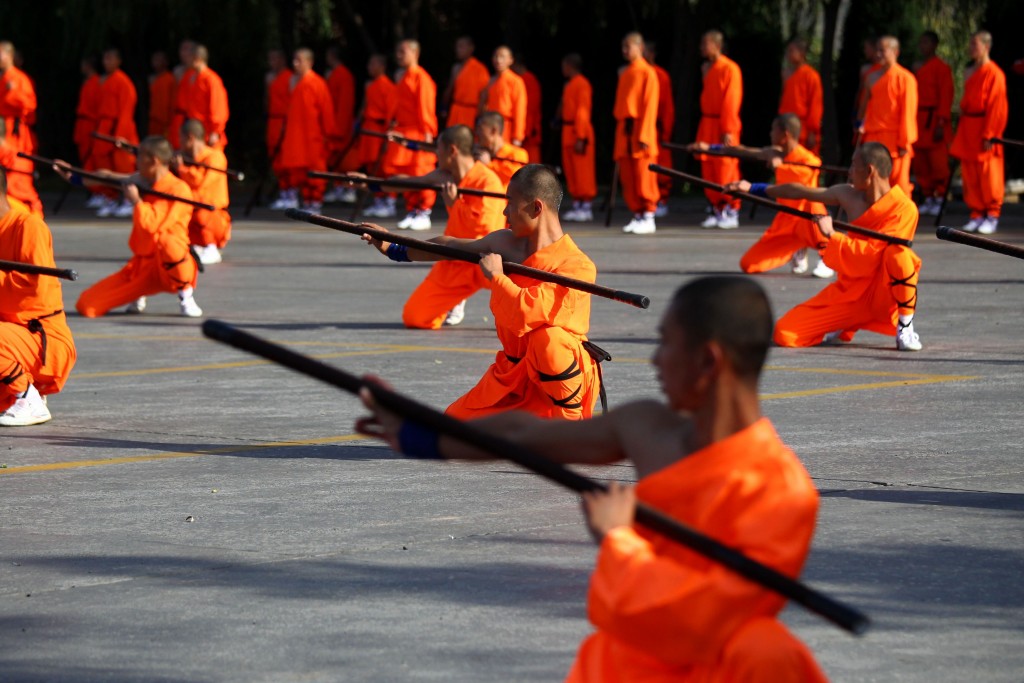 Упражнения шаолиньских монахов